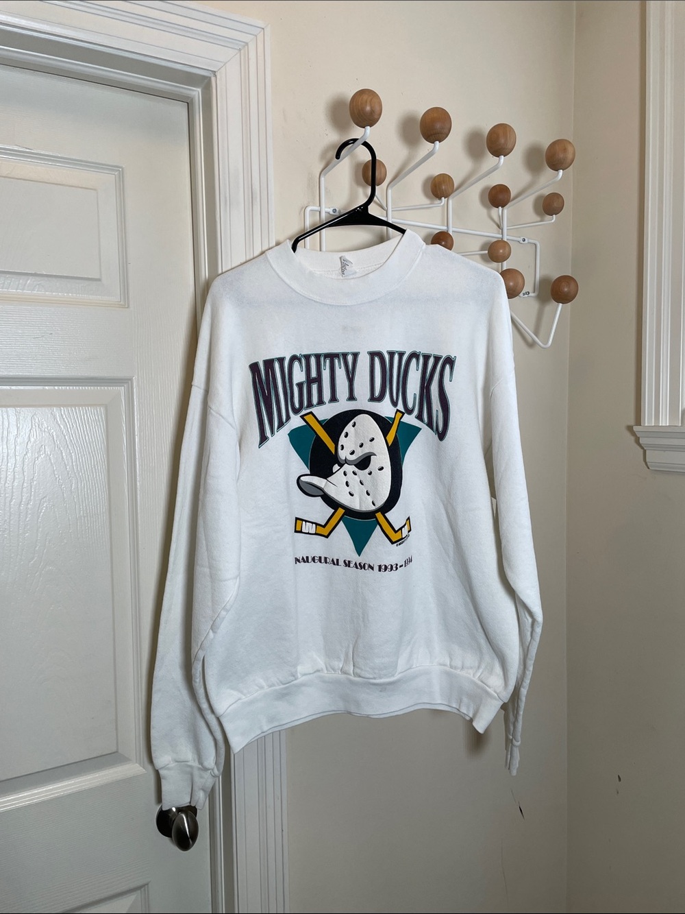 NHL 90s Vintage Mighty Ducks White Graphic Crewneck Sweatshirt - White - M